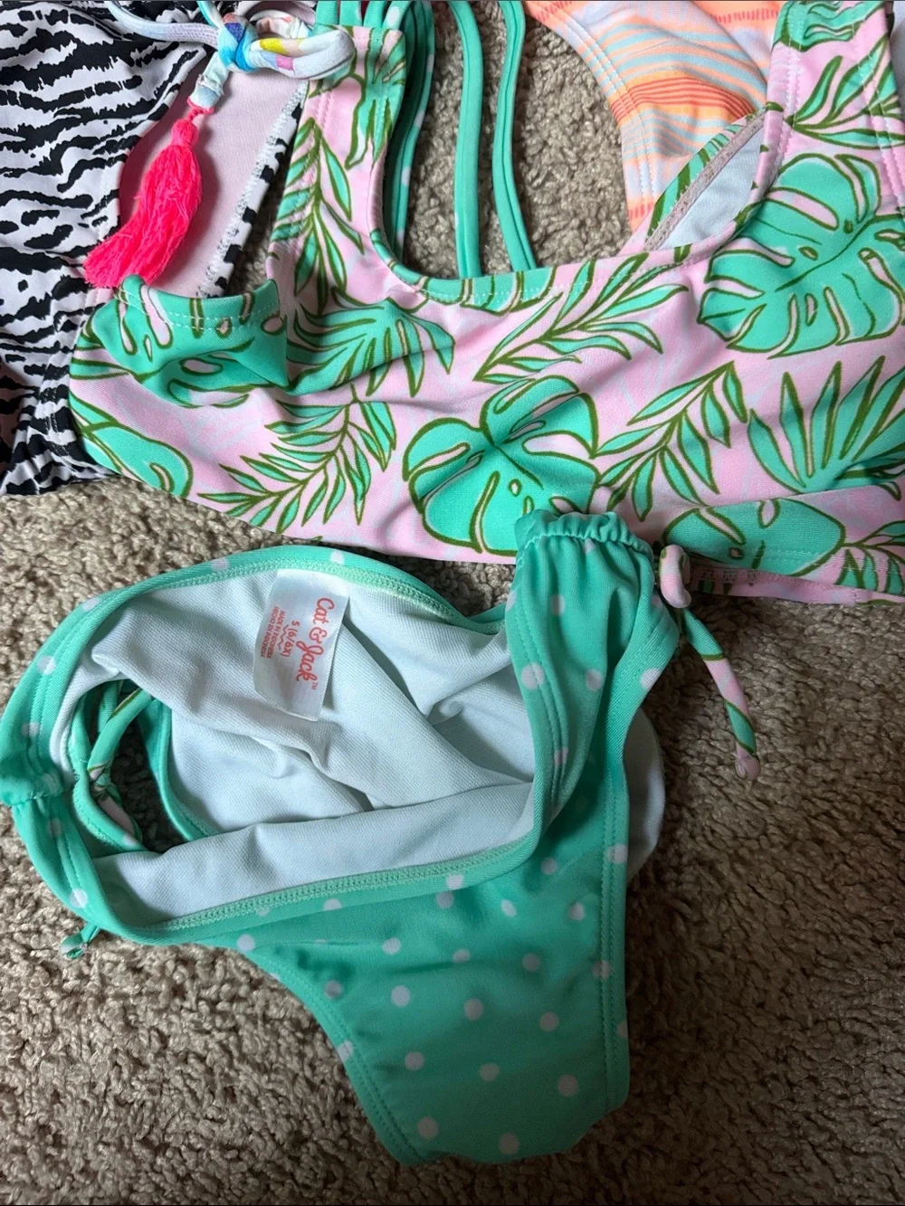 Bundle/lot 6 girls swimsuits plus 1 extra top